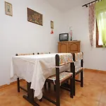 Mala Lamjana 827b