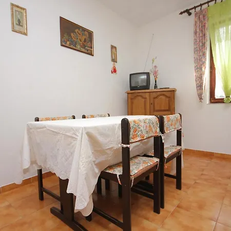 Mala Lamjana 827b