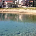 Mala Lamjana 827b *